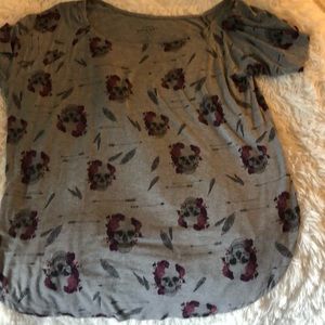 Almost new Torrid super soft skull shirt